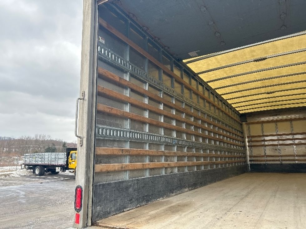 Medium Duty Box Truck-Light and Medium Duty Trucks-International-2019-4300-Mount Pleasant-PA-180,935\n\t\tmiles-$ 39,250 - Image 11