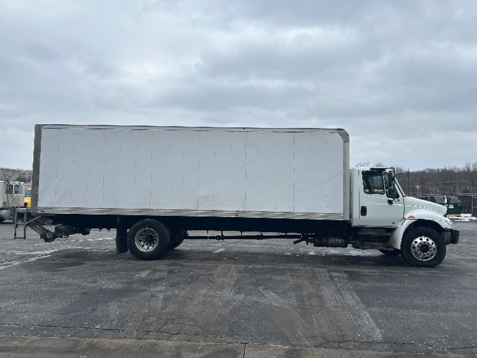 Medium Duty Box Truck-Light and Medium Duty Trucks-International-2019-4300-Mount Pleasant-PA-180,935\n\t\tmiles-$ 39,250 - Image 15
