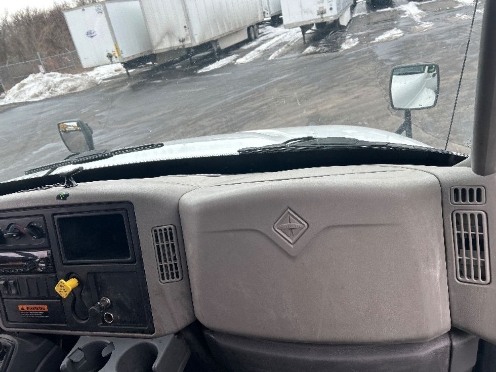 Medium Duty Box Truck-Light and Medium Duty Trucks-International-2019-4300-Mount Pleasant-PA-180,935\n\t\tmiles-$ 39,250 - Image 21