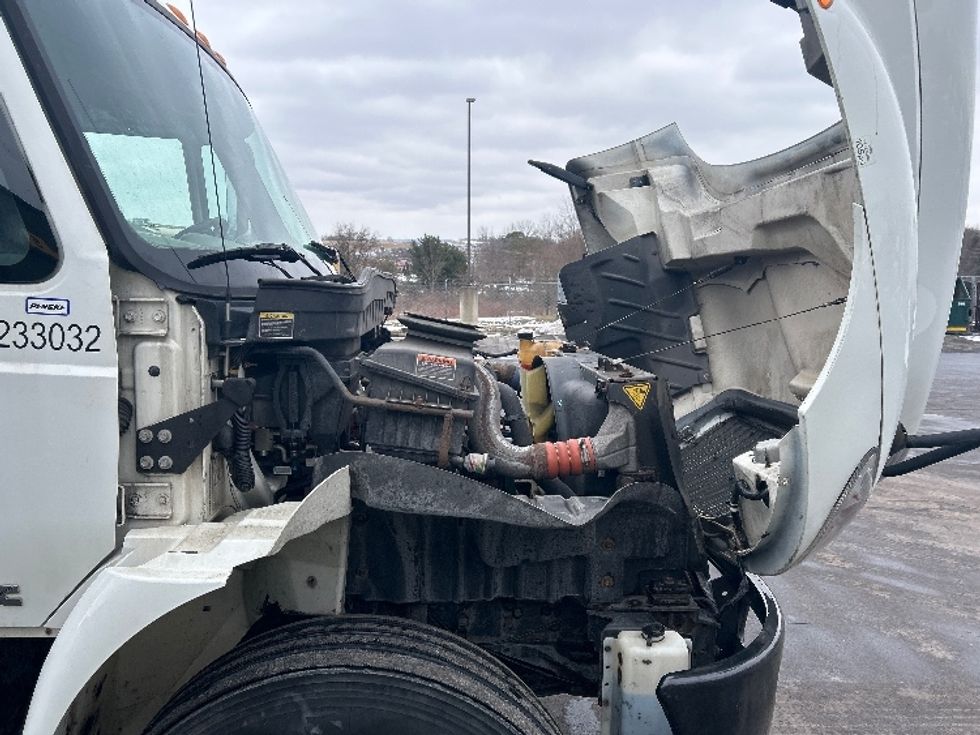 Medium Duty Box Truck-Light and Medium Duty Trucks-International-2019-4300-Mount Pleasant-PA-180,935\n\t\tmiles-$ 39,250 - Image 23