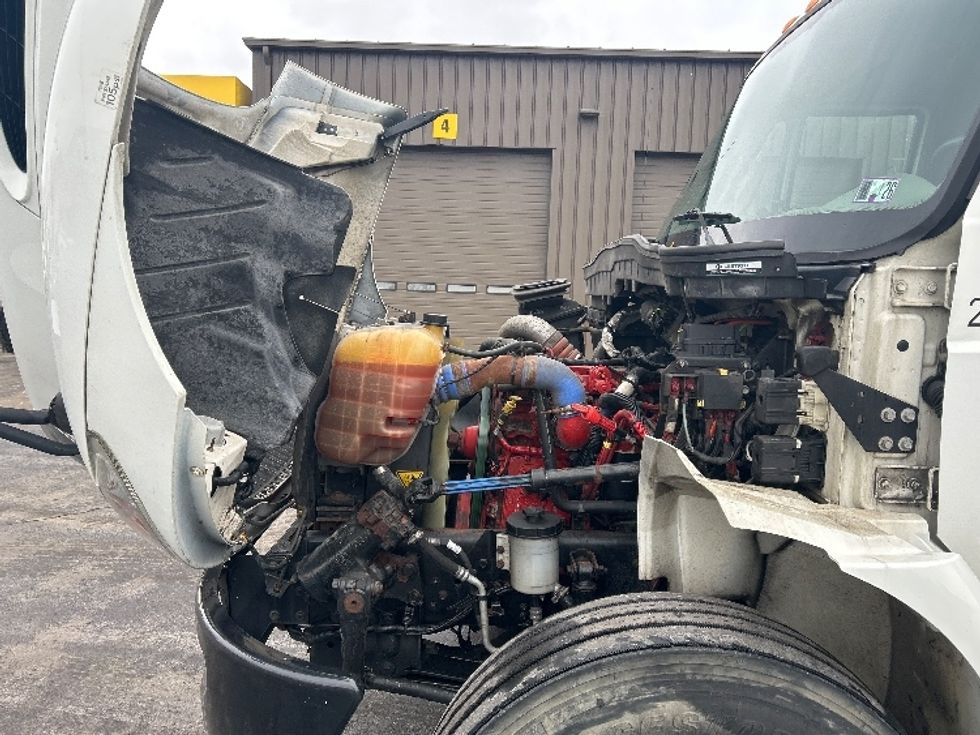 Medium Duty Box Truck-Light and Medium Duty Trucks-International-2019-4300-Mount Pleasant-PA-180,935\n\t\tmiles-$ 39,250 - Image 24