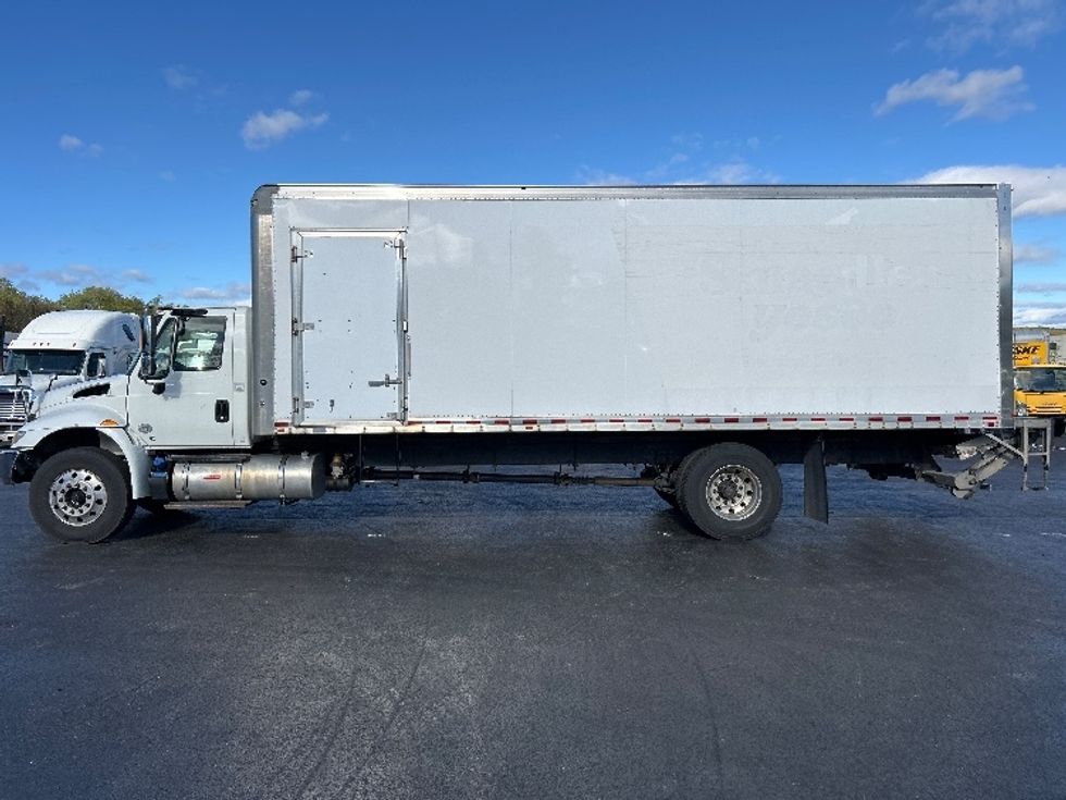 Medium Duty Box Truck-Light and Medium Duty Trucks-International-2019-4300-Mount Pleasant-PA-215,232\n\t\tmiles-$ 38,000 - Image 4