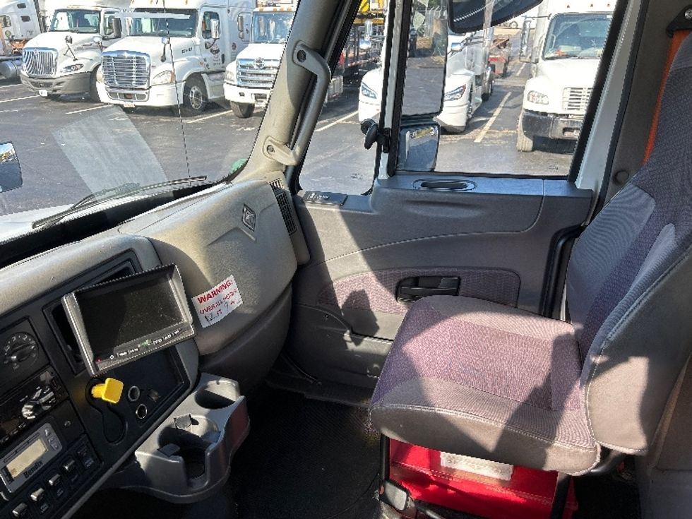 Medium Duty Box Truck-Light and Medium Duty Trucks-International-2019-4300-Mount Pleasant-PA-215,232\n\t\tmiles-$ 38,000 - Image 19