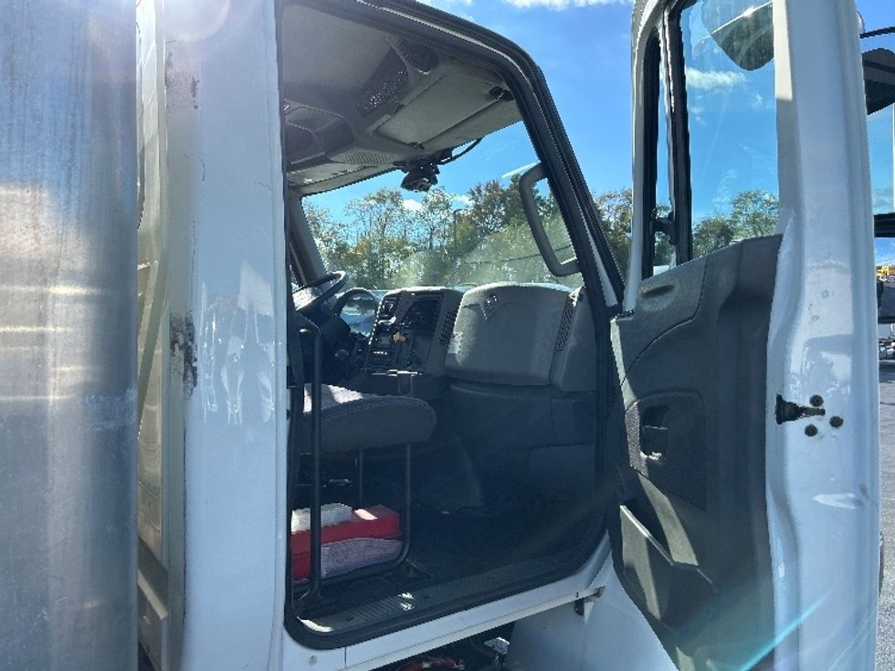 Medium Duty Box Truck-Light and Medium Duty Trucks-International-2019-4300-Mount Pleasant-PA-215,232\n\t\tmiles-$ 38,000 - Image 20