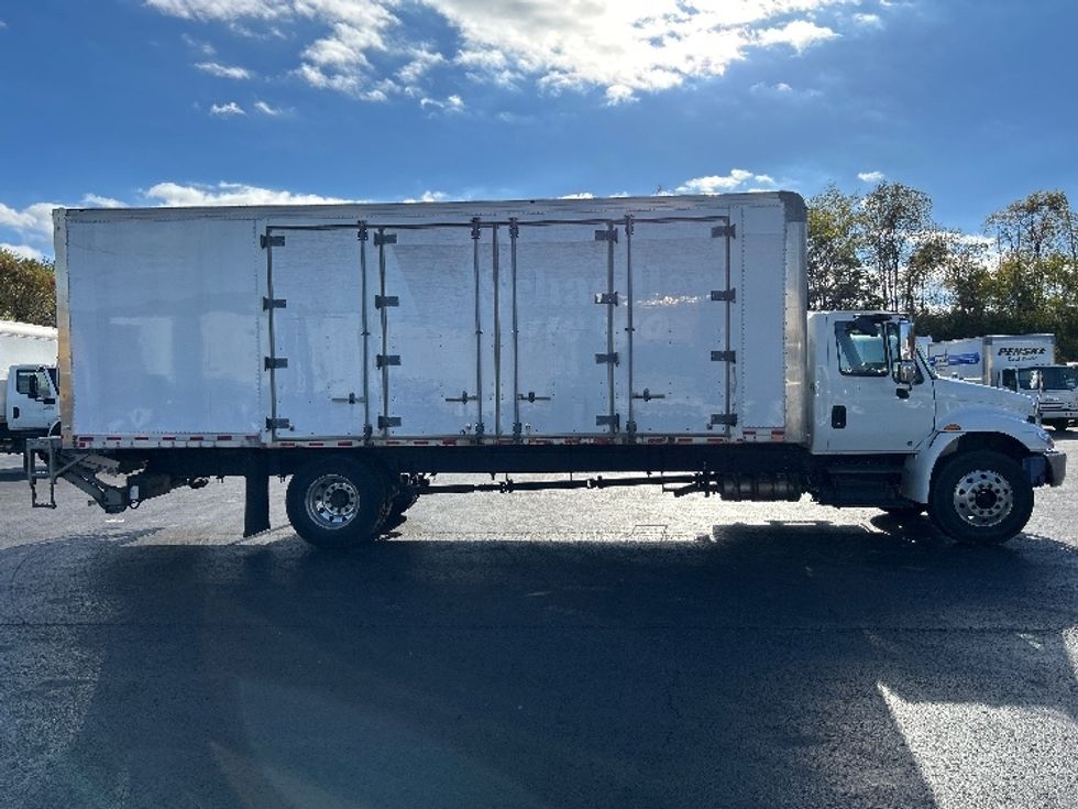 Medium Duty Box Truck-Light and Medium Duty Trucks-International-2019-4300-Mount Pleasant-PA-215,232\n\t\tmiles-$ 38,000 - Image 15