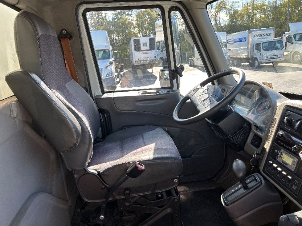 Medium Duty Box Truck-Light and Medium Duty Trucks-International-2019-4300-Mount Pleasant-PA-215,232\n\t\tmiles-$ 38,000 - Image 22