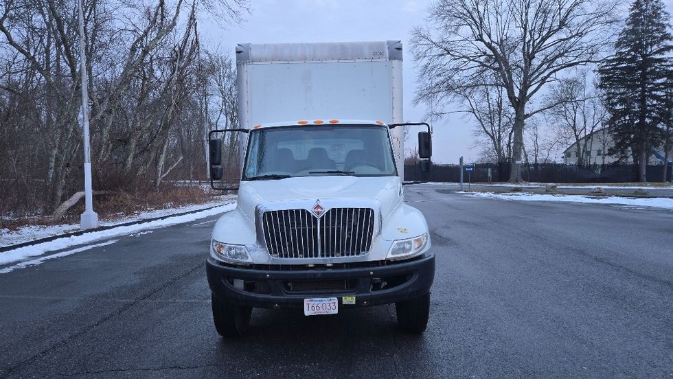Medium Duty Box Truck-Light and Medium Duty Trucks-International-2019-4300-New Bedford-MA-131,964\n\t\tmiles-$ 44,000 - Image 2