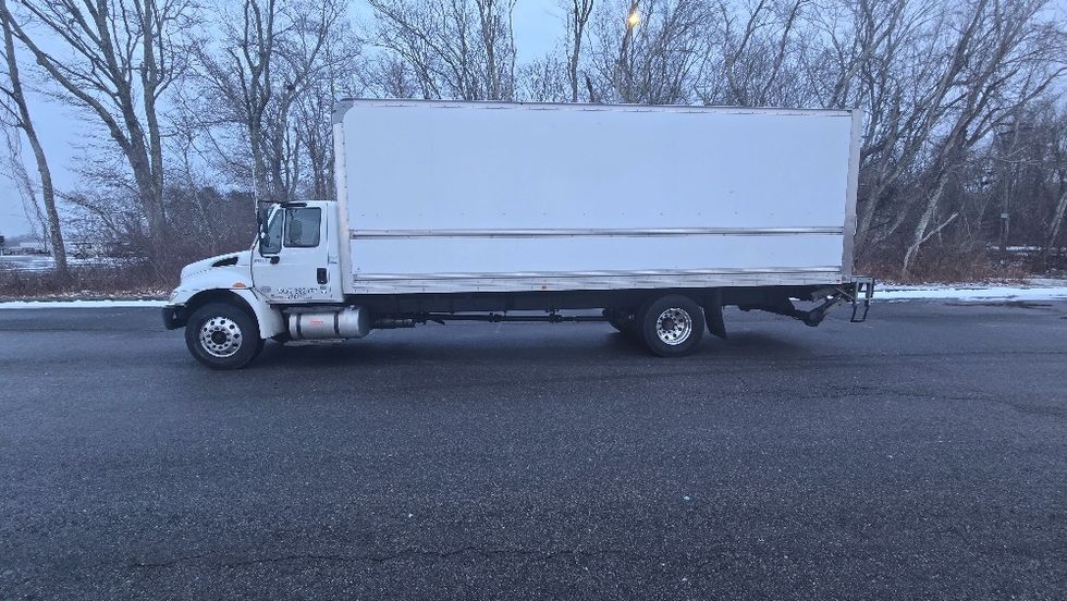 Medium Duty Box Truck-Light and Medium Duty Trucks-International-2019-4300-New Bedford-MA-131,964\n\t\tmiles-$ 44,000 - Image 4