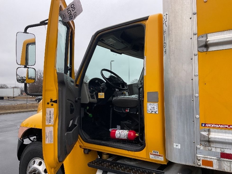 Medium Duty Box Truck-Light and Medium Duty Trucks-International-2019-4300-New Castle-DE-206,743\n\t\tmiles-$ 29,500 - Image 16