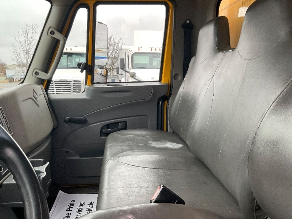 Medium Duty Box Truck-Light and Medium Duty Trucks-International-2019-4300-New Castle-DE-206,743\n\t\tmiles-$ 29,500 - Image 19