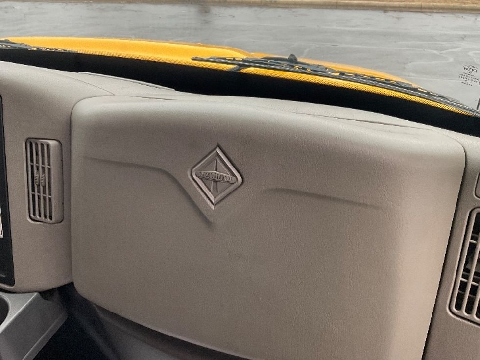 Medium Duty Box Truck-Light and Medium Duty Trucks-International-2019-4300-New Castle-DE-206,743\n\t\tmiles-$ 29,500 - Image 21