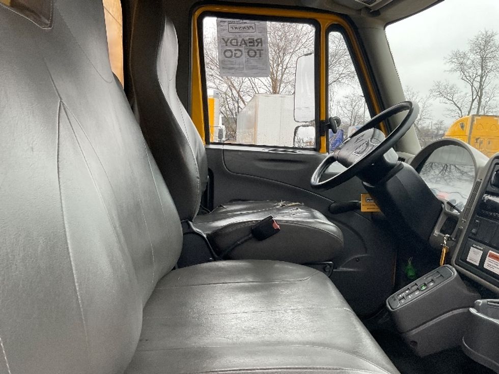 Medium Duty Box Truck-Light and Medium Duty Trucks-International-2019-4300-New Castle-DE-206,743\n\t\tmiles-$ 29,500 - Image 22