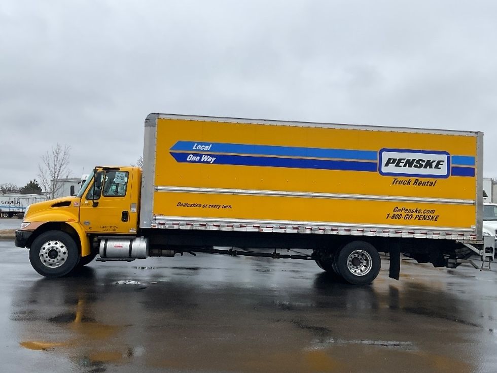 Medium Duty Box Truck-Light and Medium Duty Trucks-International-2019-4300-New Castle-DE-206,743\n\t\tmiles-$ 29,500 - Image 4
