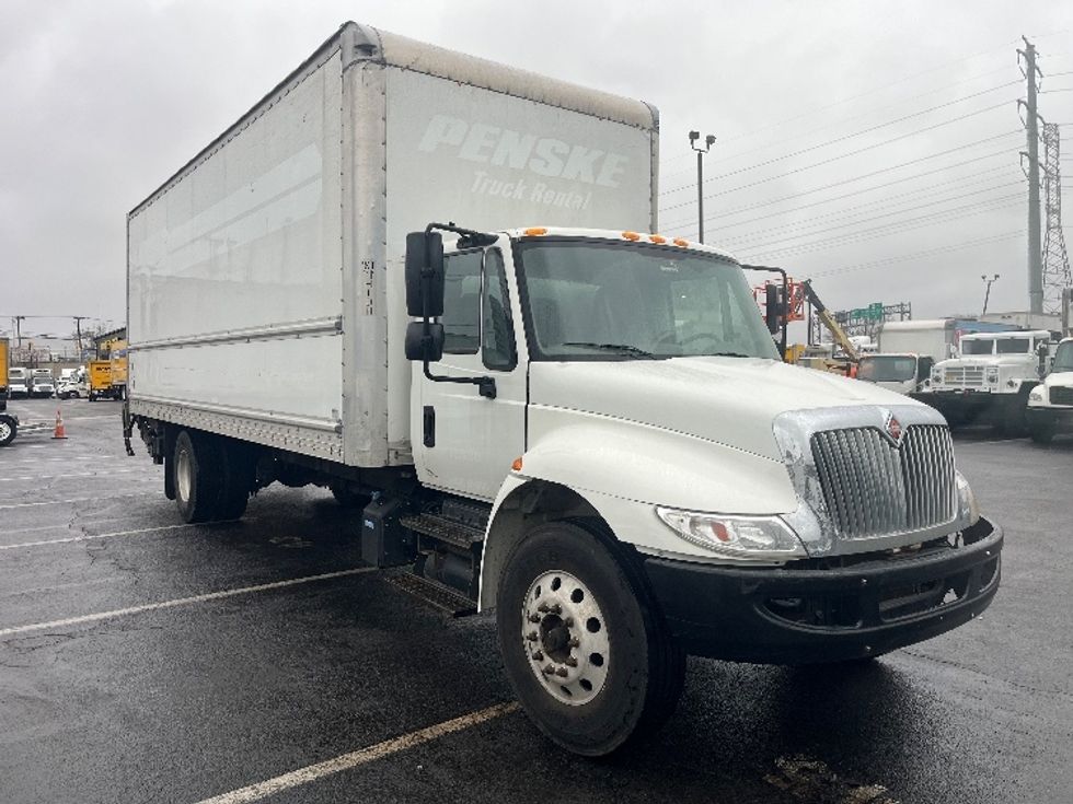 Medium Duty Box Truck-Light and Medium Duty Trucks-International-2019-4300-North Bergen-NJ-112,568\n\t\tmiles-$ 48,500 - Image 1