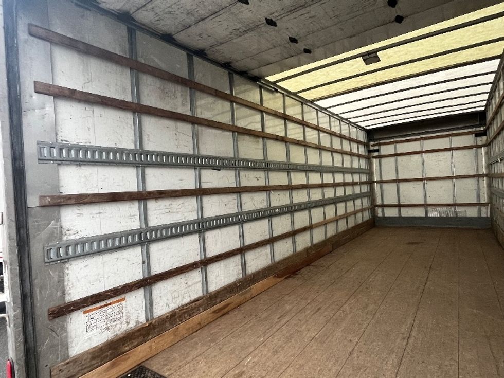 Medium Duty Box Truck-Light and Medium Duty Trucks-International-2019-4300-North Bergen-NJ-112,568\n\t\tmiles-$ 48,500 - Image 11