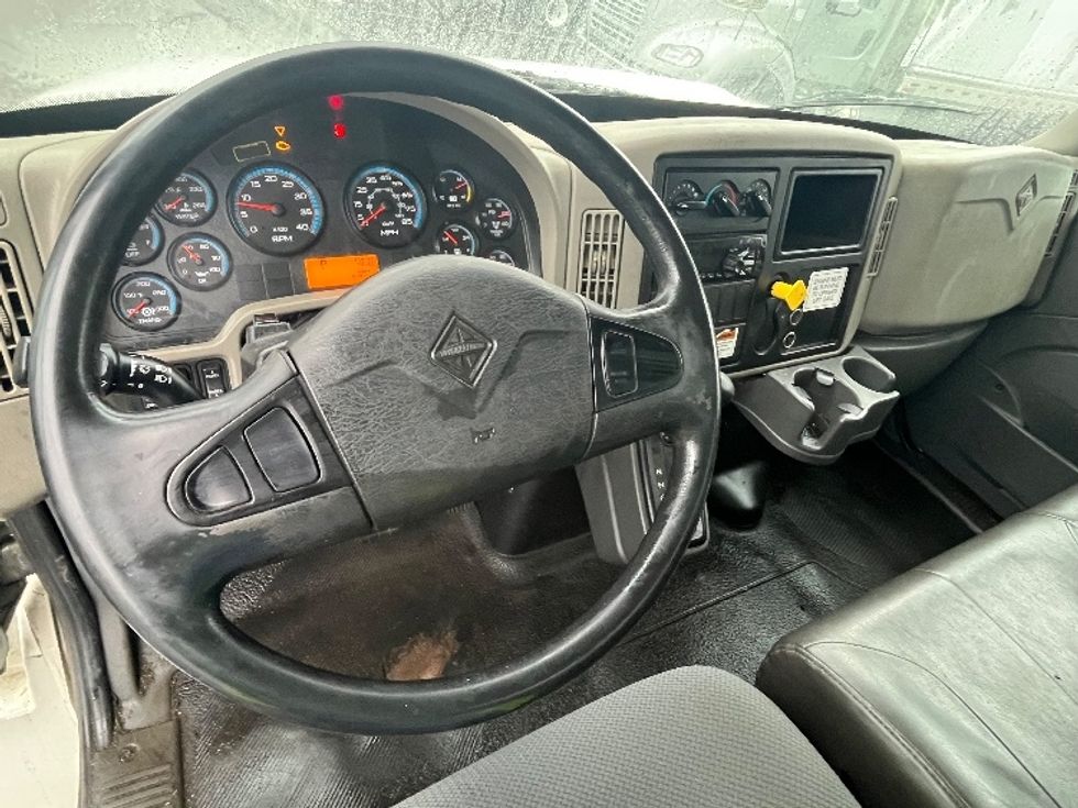 Medium Duty Box Truck-Light and Medium Duty Trucks-International-2019-4300-North Bergen-NJ-112,568\n\t\tmiles-$ 48,500 - Image 17
