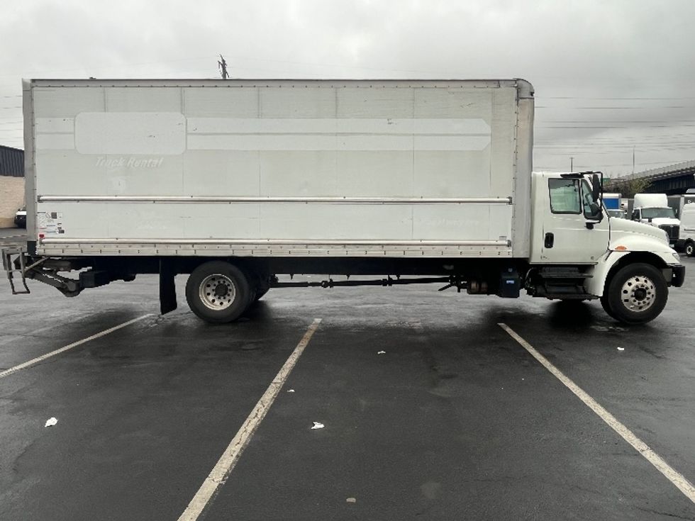 Medium Duty Box Truck-Light and Medium Duty Trucks-International-2019-4300-North Bergen-NJ-112,568\n\t\tmiles-$ 48,500 - Image 15