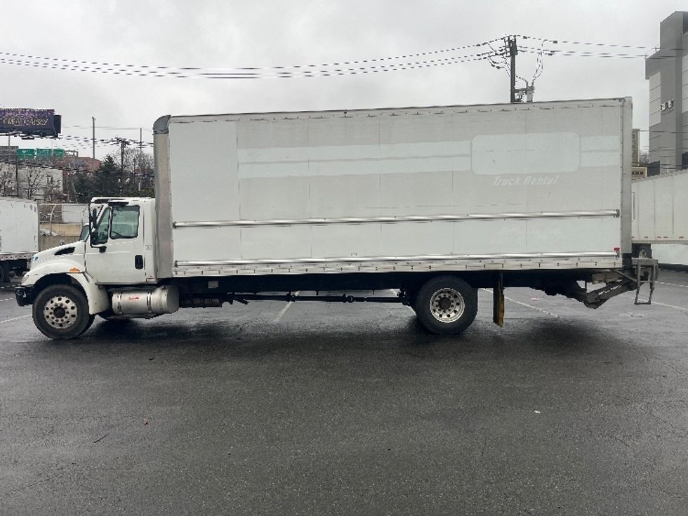 Medium Duty Box Truck-Light and Medium Duty Trucks-International-2019-4300-North Bergen-NJ-112,568\n\t\tmiles-$ 48,500 - Image 4