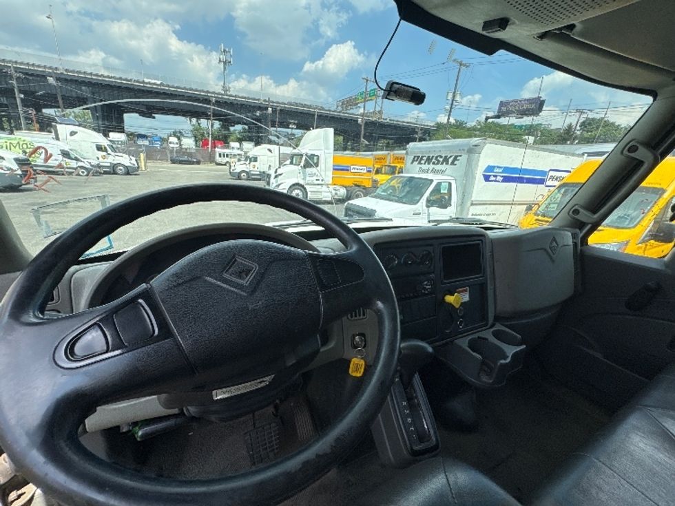 Medium Duty Box Truck-Light and Medium Duty Trucks-International-2019-4300-North Bergen-NJ-138,114\n\t\tmiles-$ 53,500 - Image 18