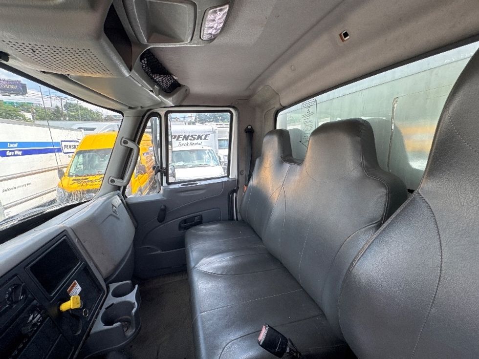 Medium Duty Box Truck-Light and Medium Duty Trucks-International-2019-4300-North Bergen-NJ-138,114\n\t\tmiles-$ 53,500 - Image 19