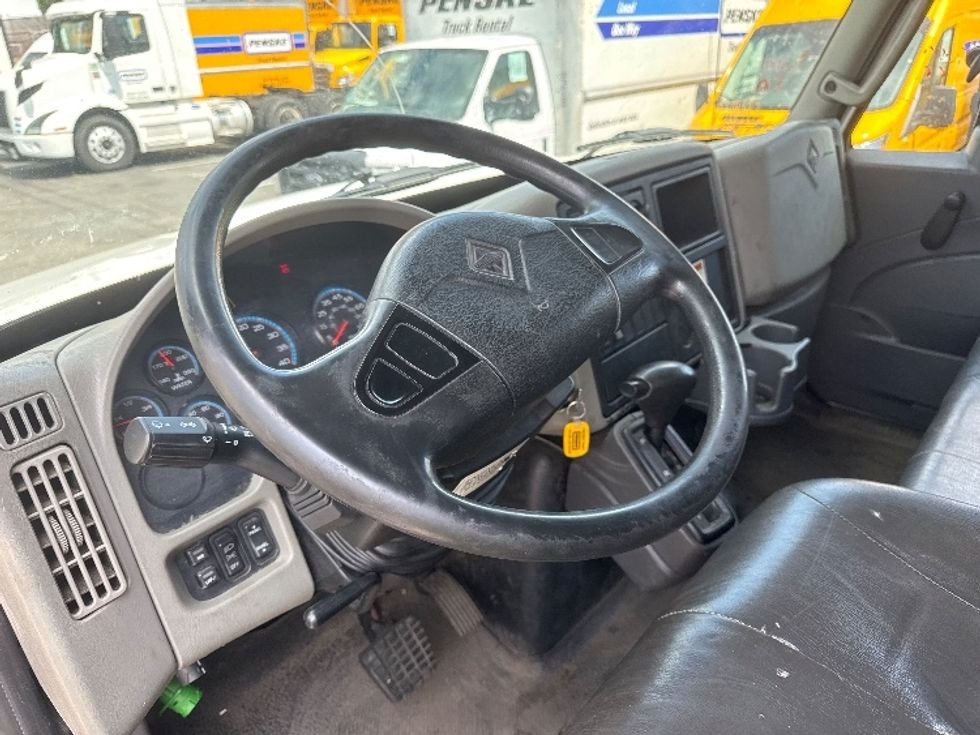 Medium Duty Box Truck-Light and Medium Duty Trucks-International-2019-4300-North Bergen-NJ-138,114\n\t\tmiles-$ 53,500 - Image 17