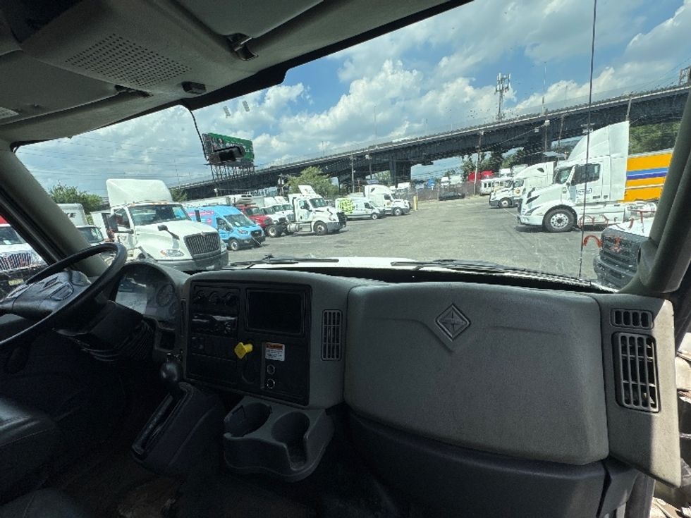 Medium Duty Box Truck-Light and Medium Duty Trucks-International-2019-4300-North Bergen-NJ-138,114\n\t\tmiles-$ 53,500 - Image 21