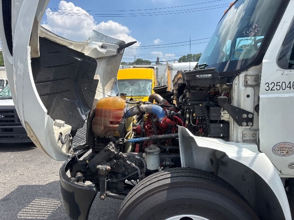 Medium Duty Box Truck-Light and Medium Duty Trucks-International-2019-4300-North Bergen-NJ-138,114\n\t\tmiles-$ 53,500 - Image 24