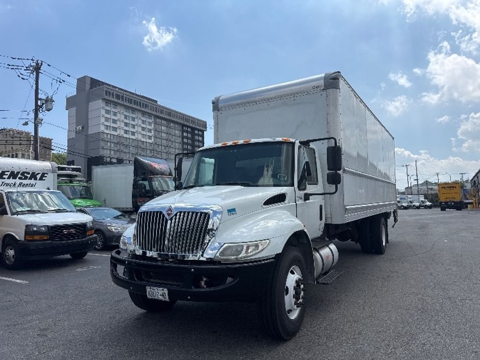 Medium Duty Box Truck-Light and Medium Duty Trucks-International-2019-4300-North Bergen-NJ-138,114\n\t\tmiles-$ 53,500 - Image 3