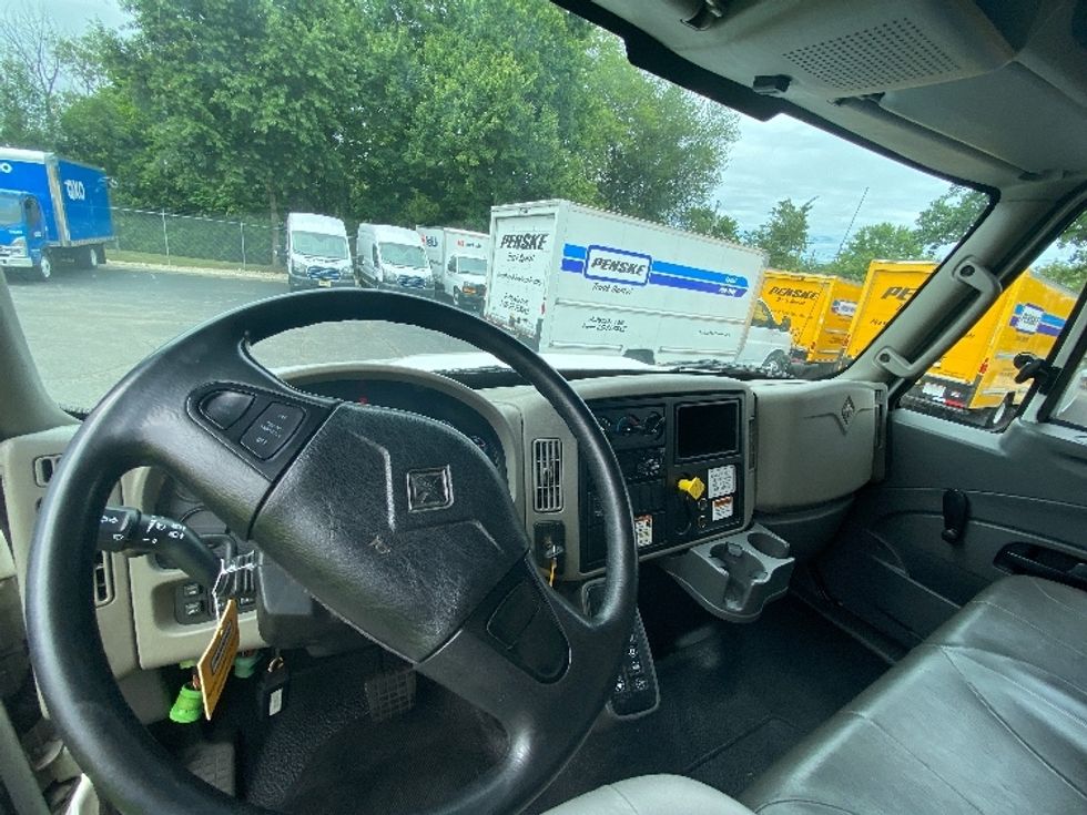 Medium Duty Box Truck-Light and Medium Duty Trucks-International-2019-4300-North Bergen-NJ-223,900\n\t\tmiles-$ 26,250 - Image 18