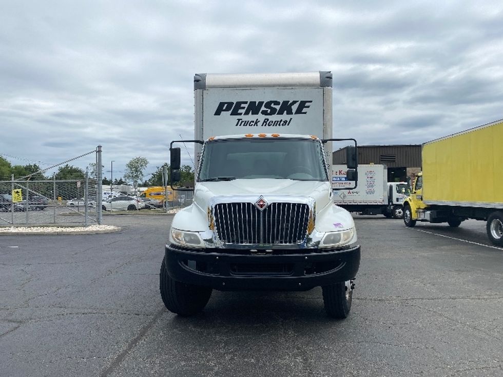 Medium Duty Box Truck-Light and Medium Duty Trucks-International-2019-4300-North Bergen-NJ-223,900\n\t\tmiles-$ 26,250 - Image 2