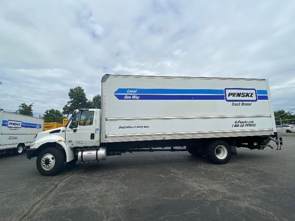 Medium Duty Box Truck-Light and Medium Duty Trucks-International-2019-4300-North Bergen-NJ-223,900\n\t\tmiles-$ 26,250 - Image 4
