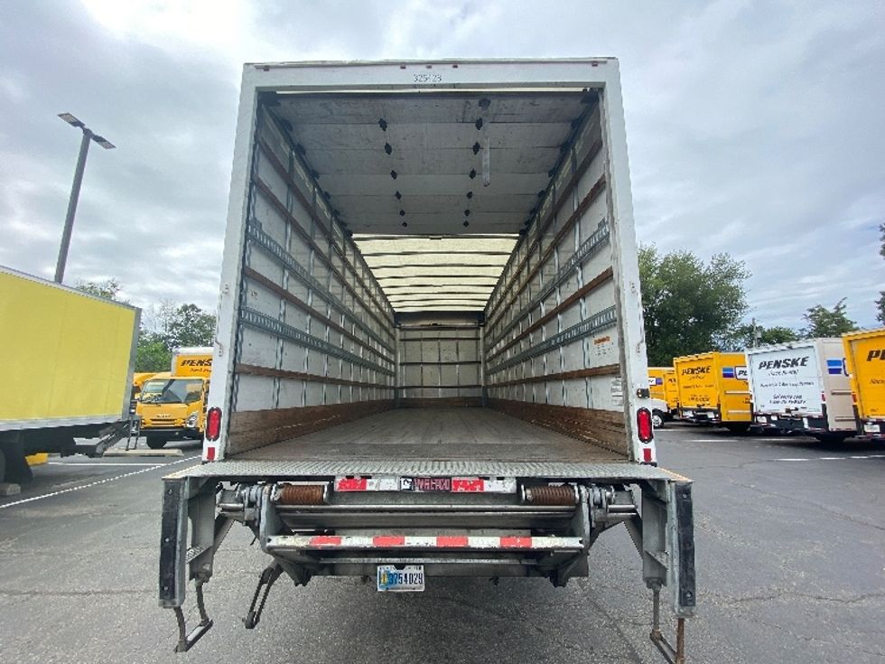 Medium Duty Box Truck-Light and Medium Duty Trucks-International-2019-4300-North Bergen-NJ-223,900\n\t\tmiles-$ 26,250 - Image 8