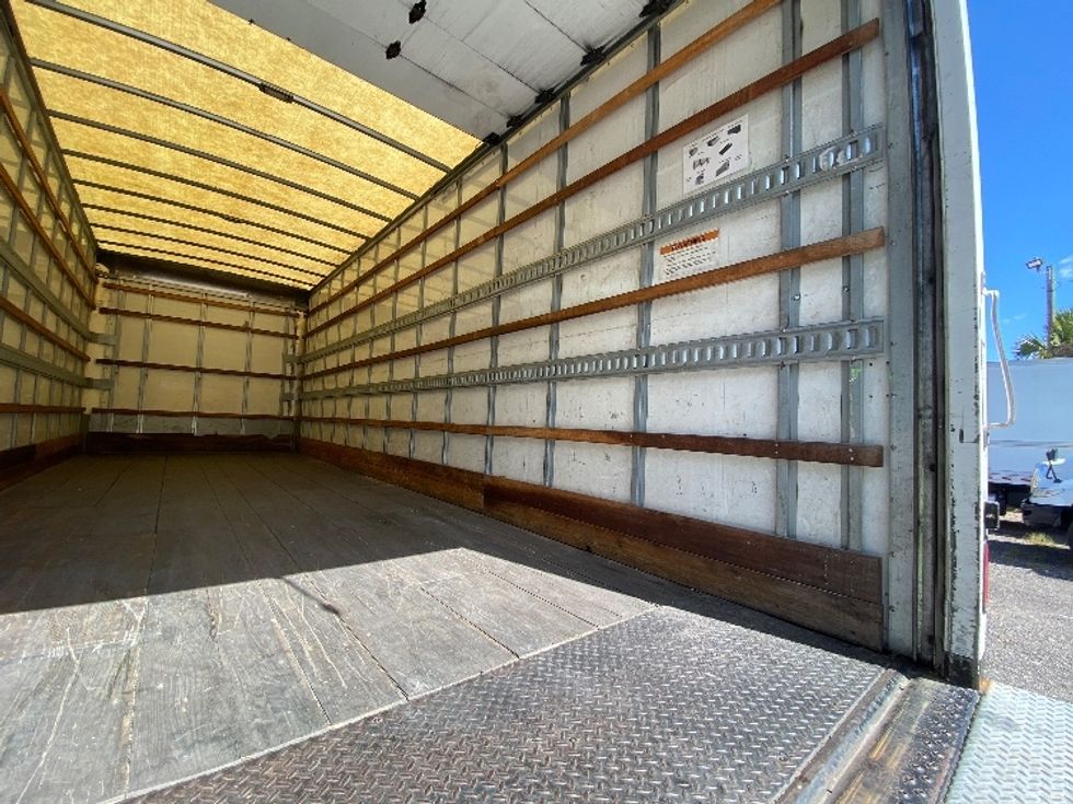 Medium Duty Box Truck-Light and Medium Duty Trucks-International-2019-4300-Ocala-FL-194,259\n\t\tmiles-$ 39,250 - Image 12