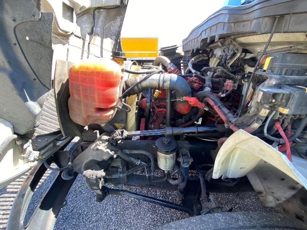 Medium Duty Box Truck-Light and Medium Duty Trucks-International-2019-4300-Ocala-FL-194,259\n\t\tmiles-$ 39,250 - Image 24