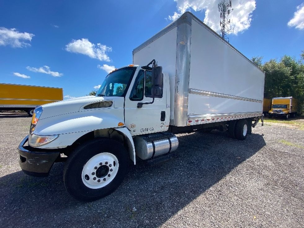 Medium Duty Box Truck-Light and Medium Duty Trucks-International-2019-4300-Ocala-FL-194,259\n\t\tmiles-$ 39,250 - Image 3