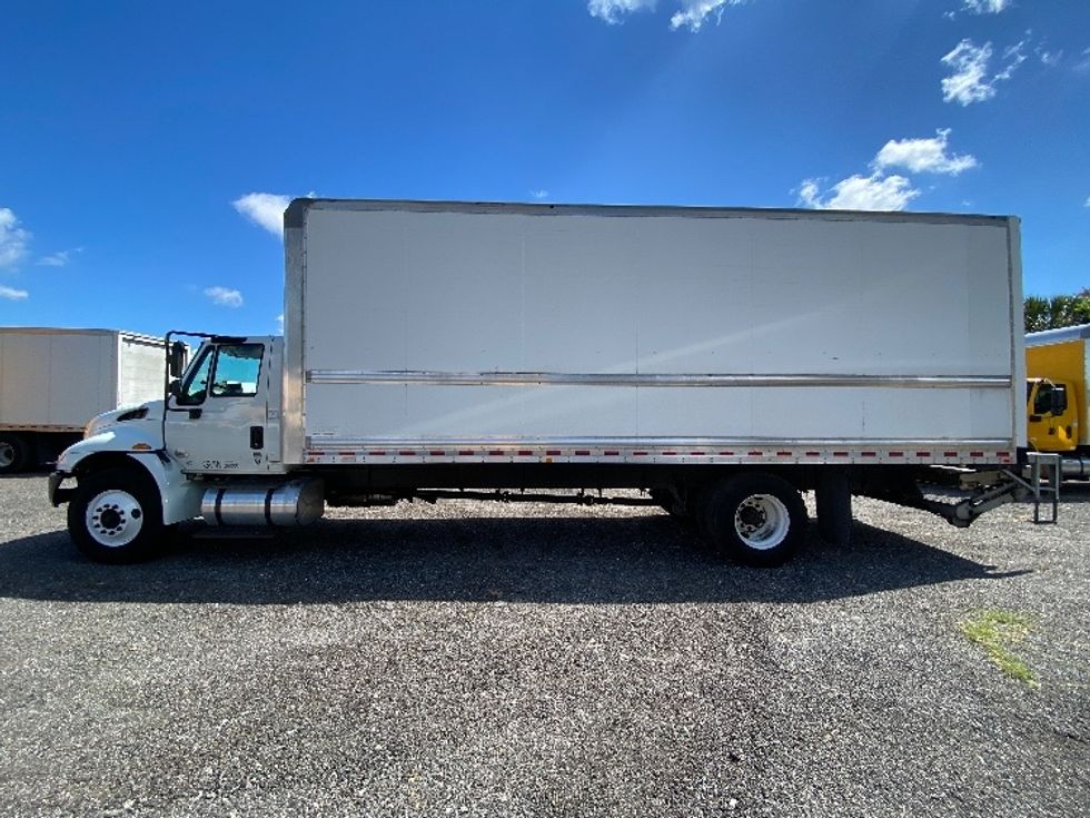 Medium Duty Box Truck-Light and Medium Duty Trucks-International-2019-4300-Ocala-FL-194,259\n\t\tmiles-$ 39,250 - Image 4