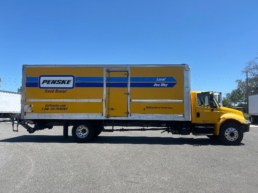 Medium Duty Box Truck-Light and Medium Duty Trucks-International-2019-4300-Ocala-FL-221,584\n\t\tmiles-$ 39,500 - Image 15
