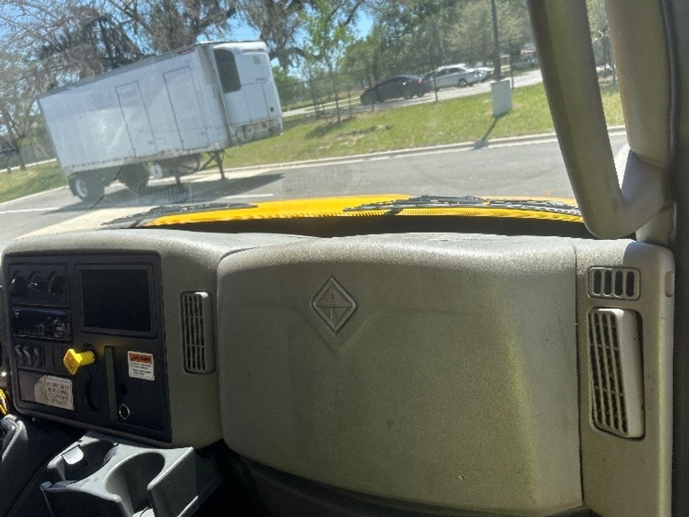 Medium Duty Box Truck-Light and Medium Duty Trucks-International-2019-4300-Ocala-FL-221,584\n\t\tmiles-$ 39,500 - Image 21