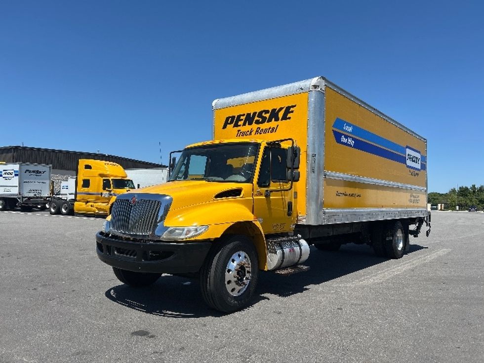 Medium Duty Box Truck-Light and Medium Duty Trucks-International-2019-4300-Ocala-FL-221,584\n\t\tmiles-$ 39,500 - Image 3