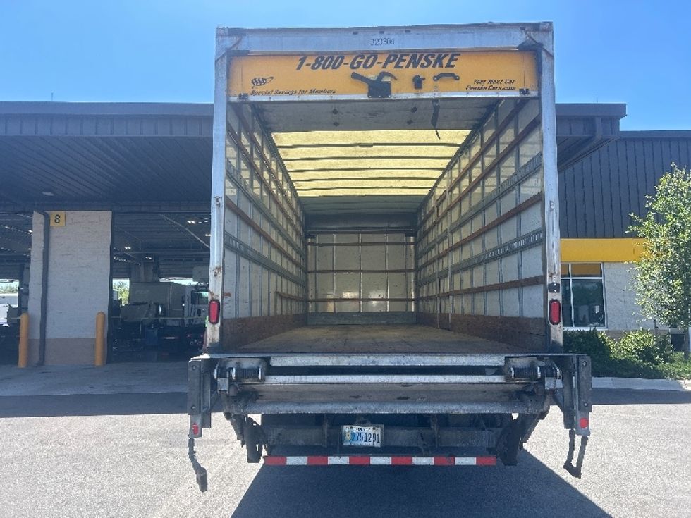 Medium Duty Box Truck-Light and Medium Duty Trucks-International-2019-4300-Ocala-FL-221,584\n\t\tmiles-$ 39,500 - Image 8