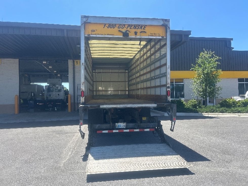 Medium Duty Box Truck-Light and Medium Duty Trucks-International-2019-4300-Ocala-FL-221,584\n\t\tmiles-$ 39,500 - Image 9