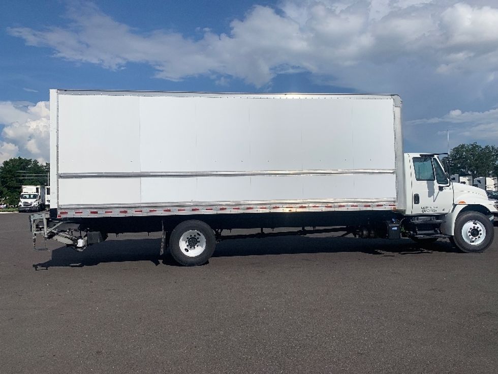 Medium Duty Box Truck-Light and Medium Duty Trucks-International-2019-4300-Ocala-FL-81,322\n\t\tmiles-$ 54,500 - Image 15