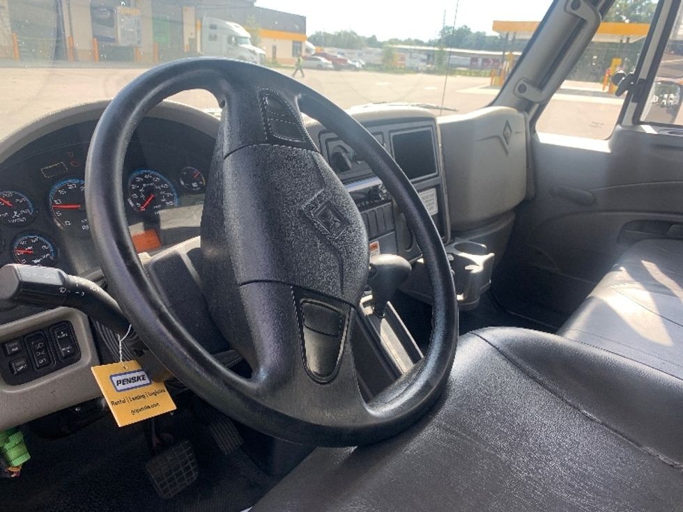 Medium Duty Box Truck-Light and Medium Duty Trucks-International-2019-4300-Ocala-FL-81,322\n\t\tmiles-$ 54,500 - Image 18