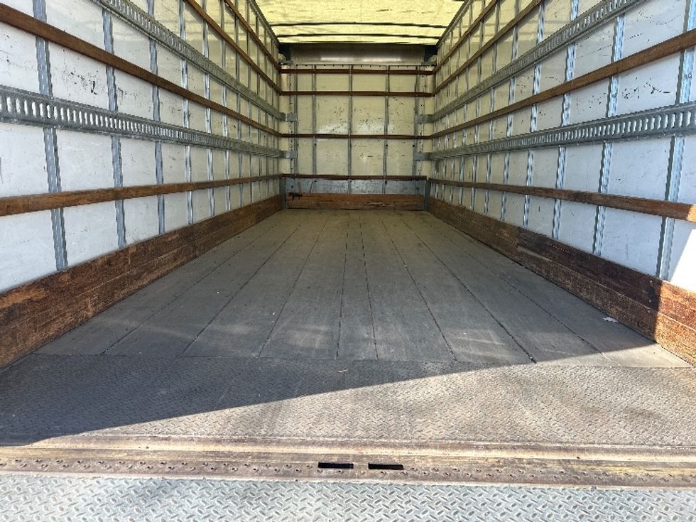 Medium Duty Box Truck-Light and Medium Duty Trucks-International-2019-4300-Omaha-NE-211,058\n\t\tmiles-$ 38,500 - Image 10