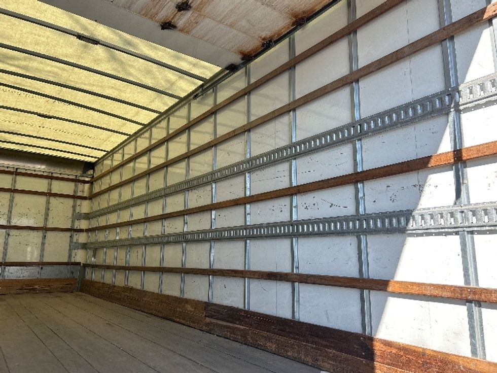 Medium Duty Box Truck-Light and Medium Duty Trucks-International-2019-4300-Omaha-NE-211,058\n\t\tmiles-$ 38,500 - Image 12