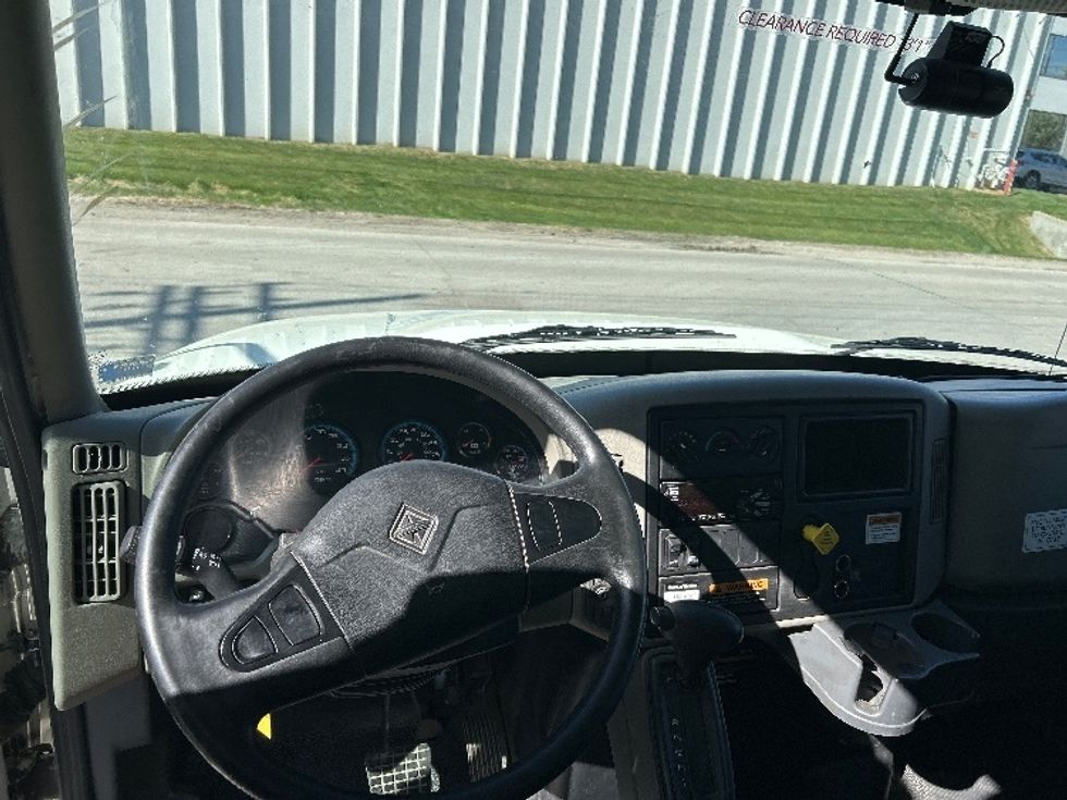 Medium Duty Box Truck-Light and Medium Duty Trucks-International-2019-4300-Omaha-NE-211,058\n\t\tmiles-$ 38,500 - Image 18