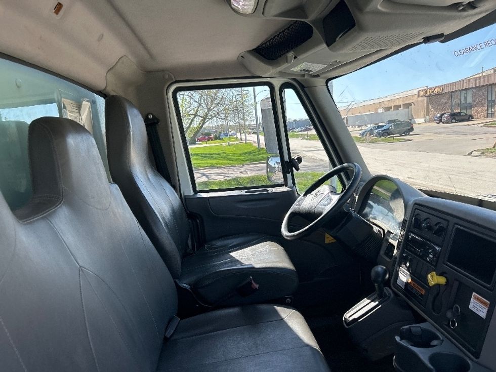 Medium Duty Box Truck-Light and Medium Duty Trucks-International-2019-4300-Omaha-NE-211,058\n\t\tmiles-$ 38,500 - Image 22