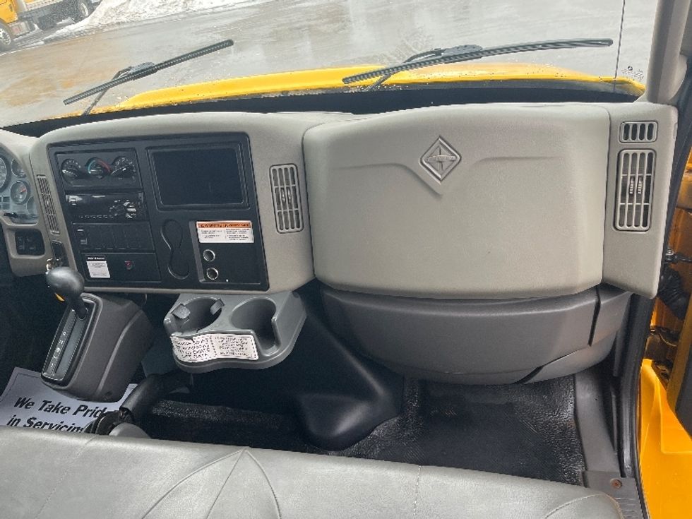 Medium Duty Box Truck-Light and Medium Duty Trucks-International-2019-4300-Oshawa-ON-287,590\n\t\tkm-$ 56,000 - Image 18