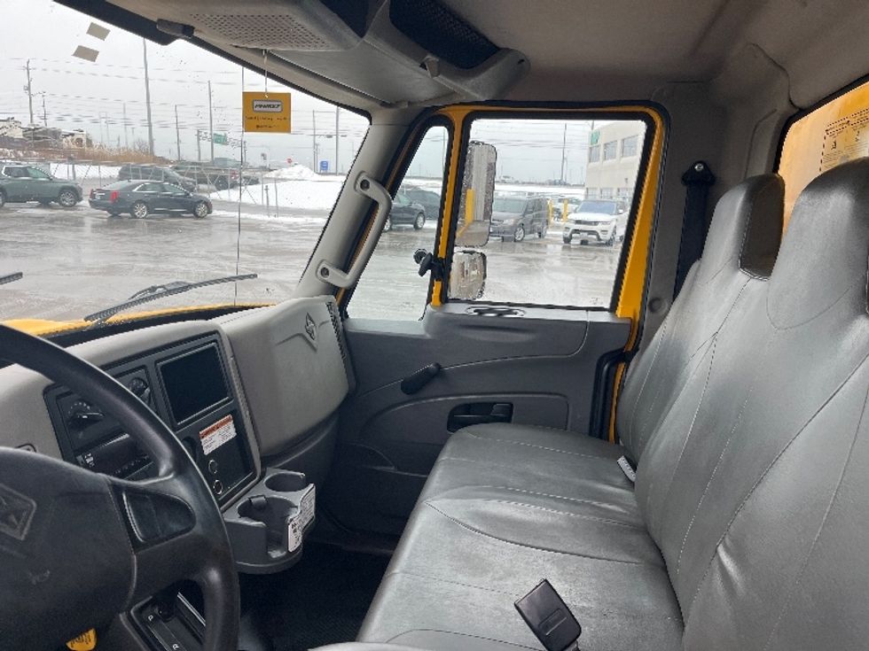 Medium Duty Box Truck-Light and Medium Duty Trucks-International-2019-4300-Oshawa-ON-287,590\n\t\tkm-$ 56,000 - Image 25