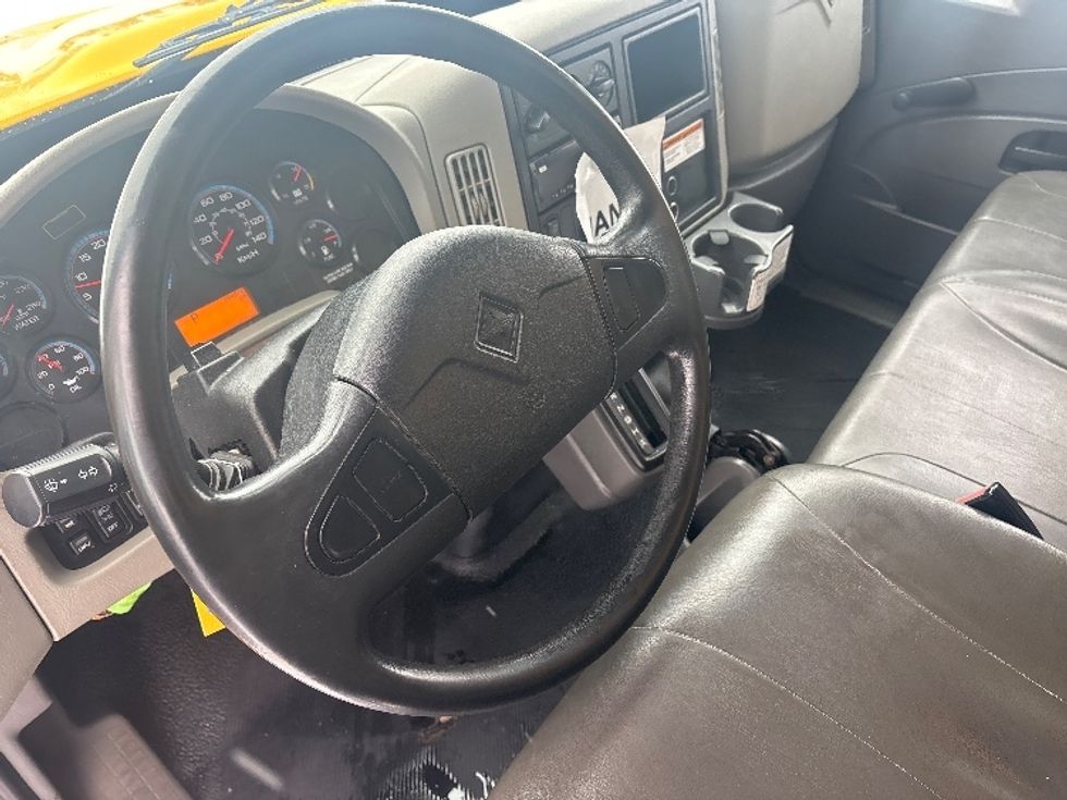 Medium Duty Box Truck-Light and Medium Duty Trucks-International-2019-4300-Ottawa-ON-284,871\n\t\tkm-$ 56,500 - Image 17